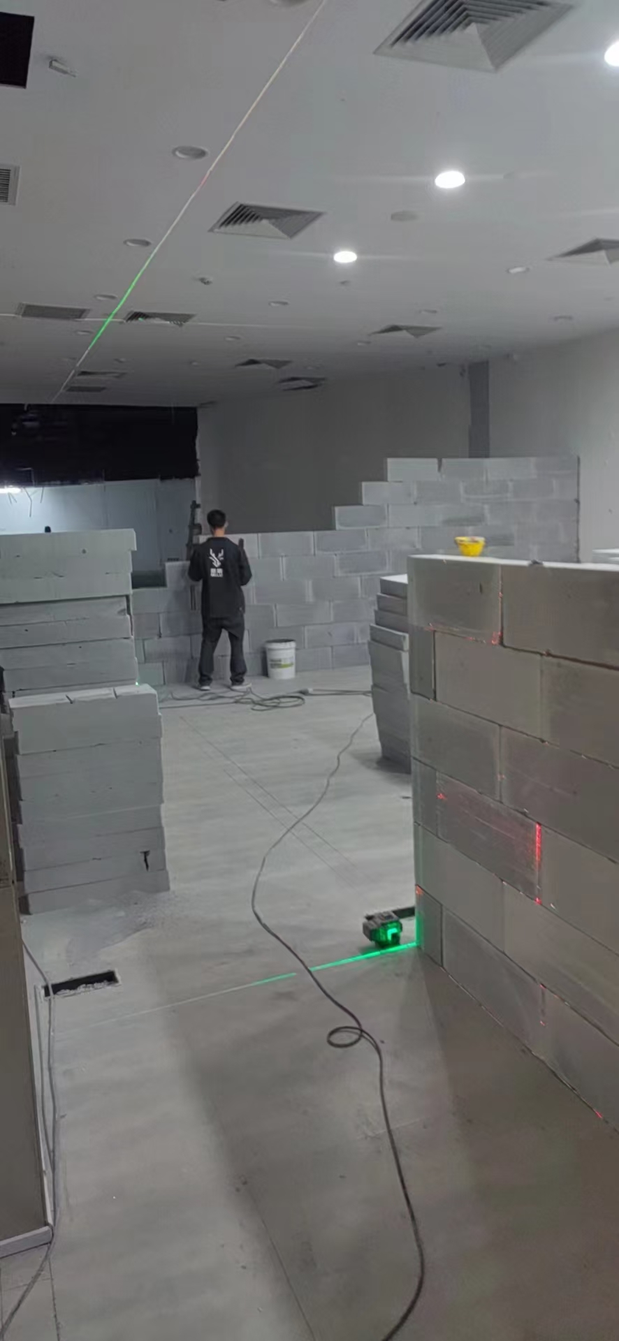 泡沫砖隔墙材料与墙体